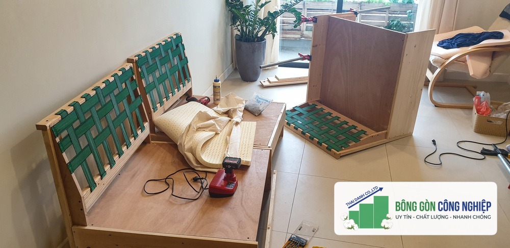 Cặp vợ Việt chồng Tây tự đóng nội thất cho căn hộ 76m2 với chi phí rẻ giật mình, nể nhất là quá trình đóng sofa - Ảnh 3.
