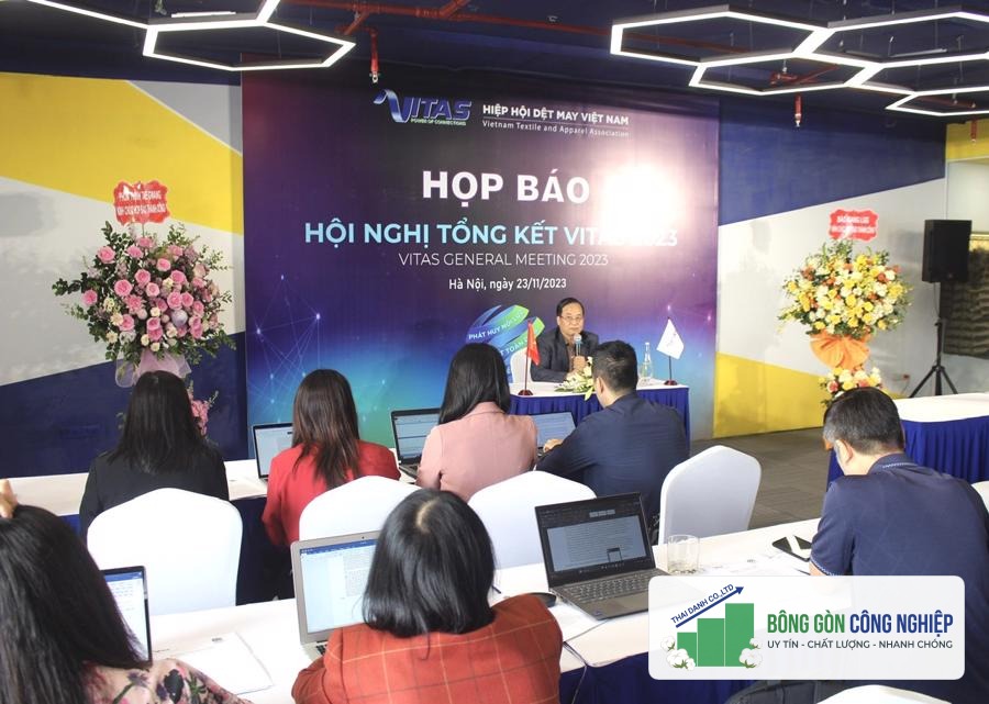Xuất khẩu dệt may dự kiến đạt hơn 40 tỷ USD nhờ chủ động mở rộng và đa dạng hóa thị trường - Ảnh 1