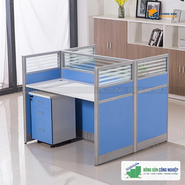 bàn làm việc văn phòng có vách ngăn