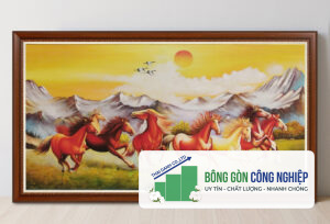 Mẫu tranh bát mã truy phong vẽ sơn dầu đẹp màu vàng ấm