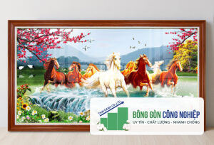 Mẫu tranh bát mã đàn ngựa chạy trên nước và hoa đào hoa sen