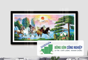 Mẫu tranh bát mã truy phong ngựa chạy trên sông nước