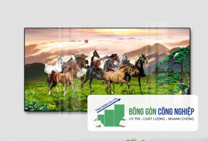 Mẫu tranh bát mã đẹp đàn ngựa chạy trên cỏ hoa